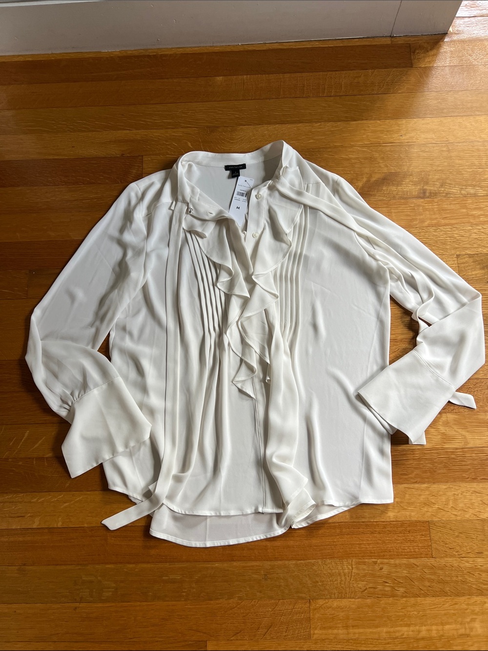 NWT Ann Taylor Cream Ruffle Front Blouse